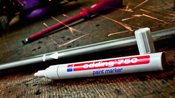 Edding 750 Paint Marker - Image 3
